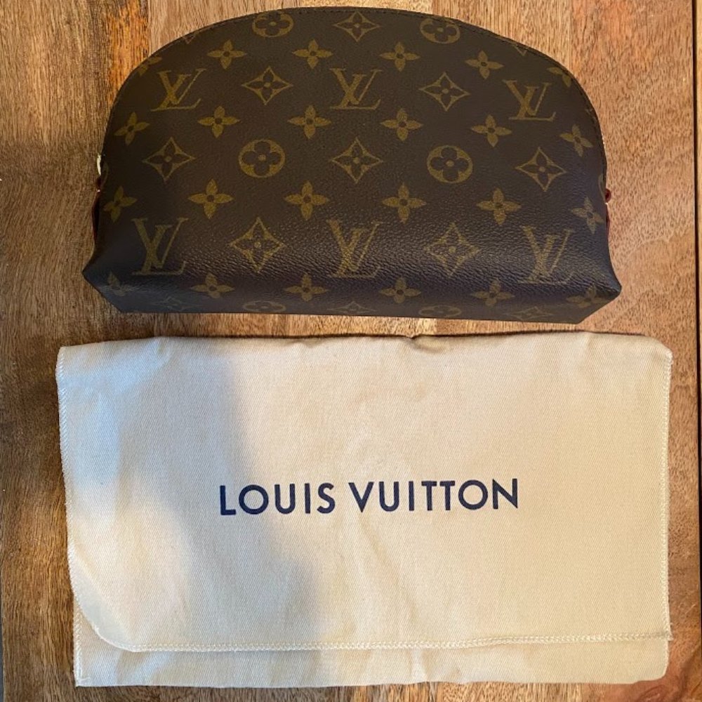 New with dust bag: Louis Vuitton Cosmetic Pouch GM in Monogram Canvas